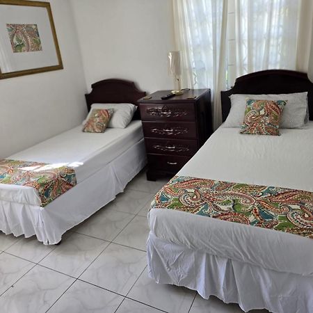 מונטגו ביי Paradise Palms Jamaica Vacation Rental מראה חיצוני תמונה